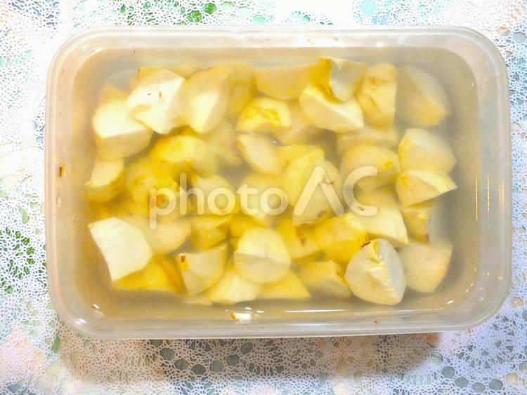 皮をむいた栗の実 栗,栗の実,栗拾いの写真素材