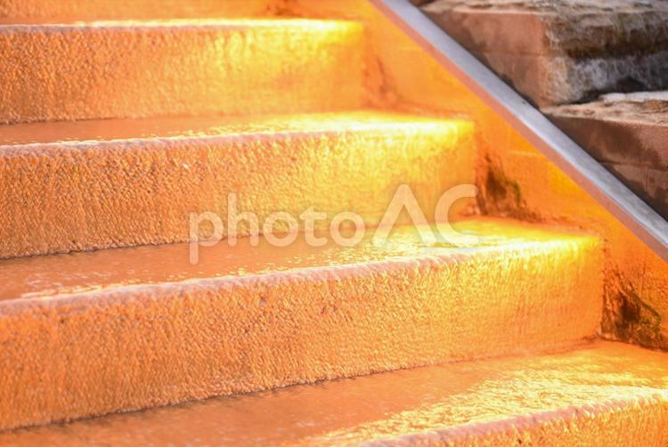 光る階段と反射 灯,ぼかし,イルミの写真素材