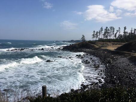 福井　日本海の波の写真