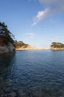 縦長サイズの浄土ヶ浜 縦長サイズの浄土ヶ浜の写真