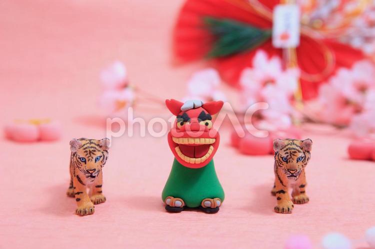 シュライヒフィギュア　2匹の虎と獅子舞 虎,寅,フィギュアの写真素材
