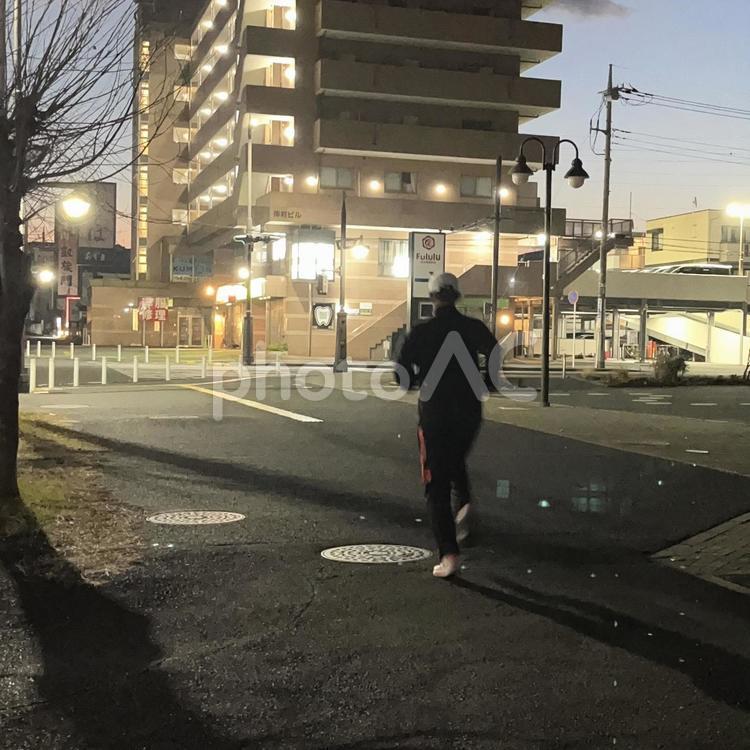 ランニングをしている男性 男性,男,走るの写真素材