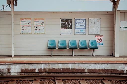 駅のホーム 駅のホームの写真