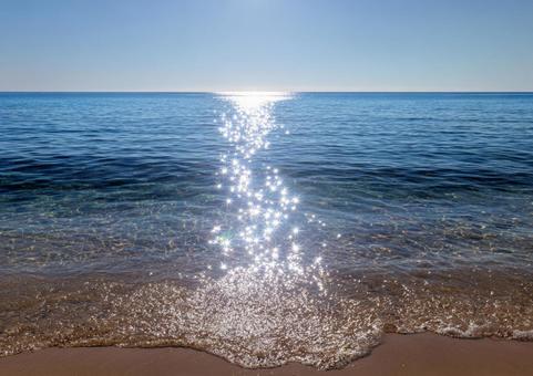 心癒される、澄み切った海の風景の写真