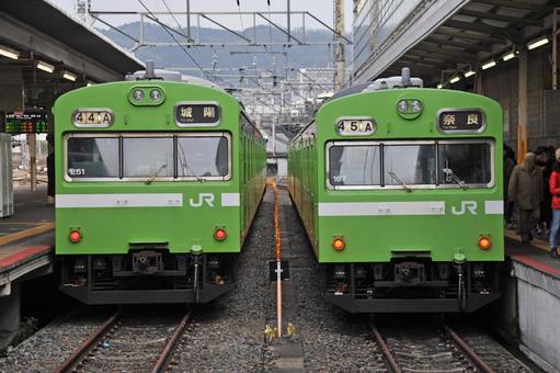 103系 電車 103系 電車 鉄道,電車,線路の写真素材