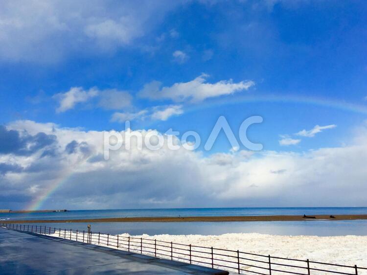 おのおのの我が道の先に 水域,空,自然の写真素材
