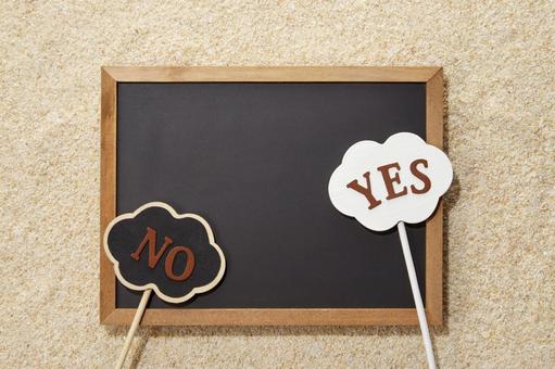 YES_NO イメージ ボード,砂浜,バックグラウンドの写真素材