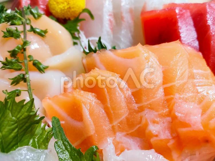 お刺身の盛り合わせ(サーモンアップ) サーモン,お刺身,新鮮の写真素材