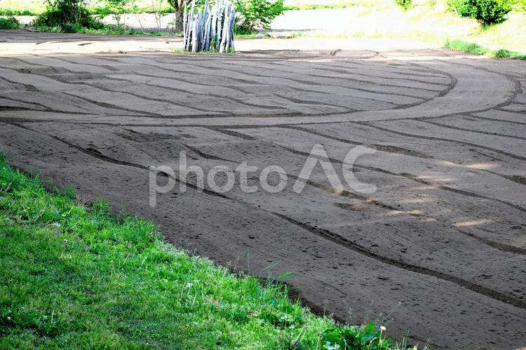 耕された作付け前の畑 耕す,作付け,農地の写真素材