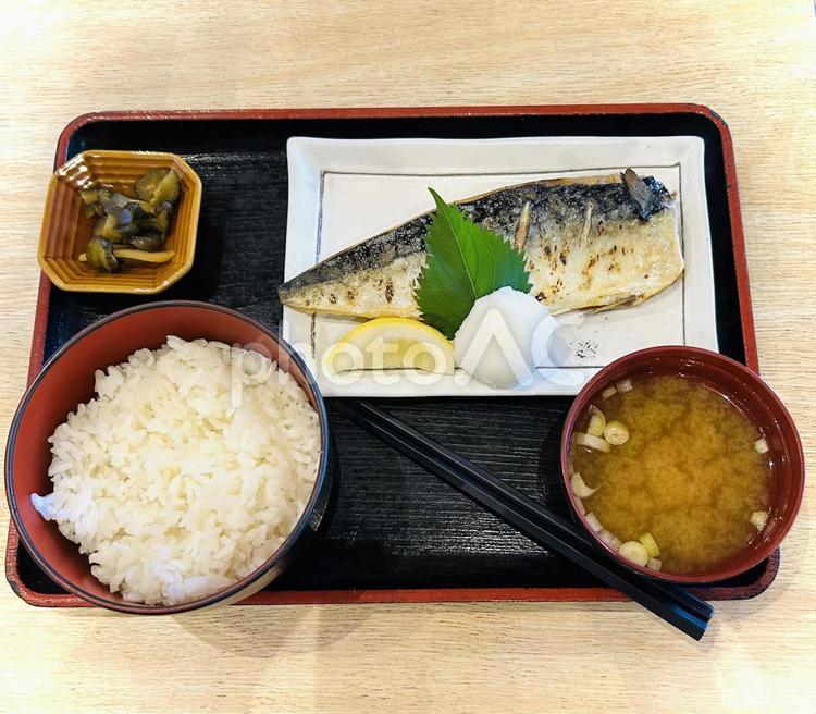 焼き鯖定食 魚,魚介類,魚介の写真素材