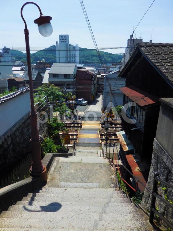 【広島尾道】踏切のある街並み 踏切,街並み,昔ながらの写真素材