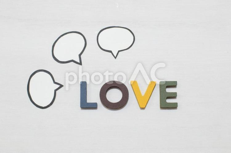 LOVEの文字と吹き出し① love,愛,文字の写真素材