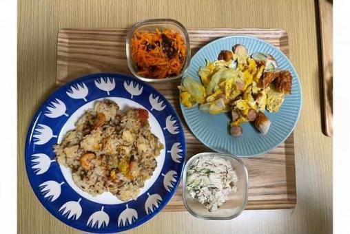 夕食 バランスの取れたごはん 夕食 バランスの取れたごはん 朝食,ヘルシー,栄養バランスの写真素材