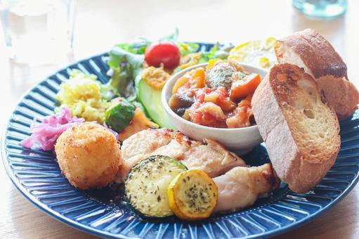 あざやかランチプレート あざやかランチプレート ランチプレート,夏野菜,ラタトゥユの写真素材
