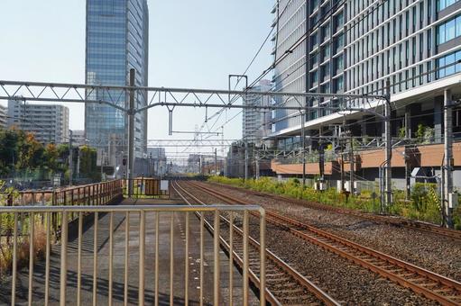 川崎駅ホームから見た線路 川崎駅,駅,線路の写真素材