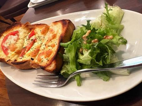 ピザトーストセット ピザ,トースト,トマトの写真素材