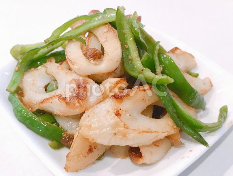 竹輪ピーマン炒め 竹輪ピーマン炒め,ピーマン竹輪炒め,竹輪の写真素材