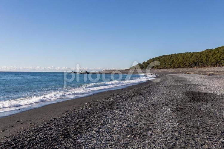 静岡三保松原の弧を描く海岸線と青い海と空 三保松原,海岸線,海の写真素材