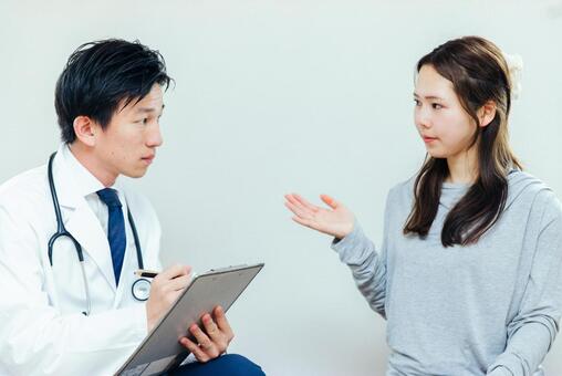 医師に相談する患者 医者,医師,診察の写真素材