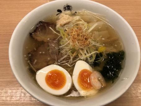 塩ラーメン 塩ラーメンの写真
