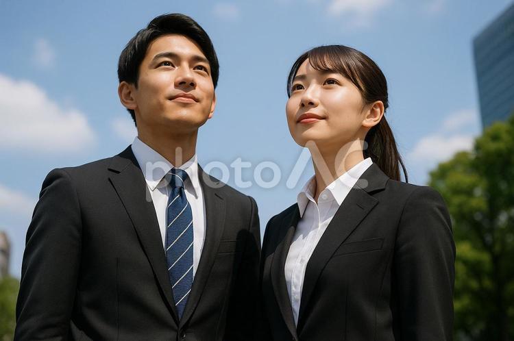 就職を控えて希望に満ちた学生 就職,就活,大学生の写真素材