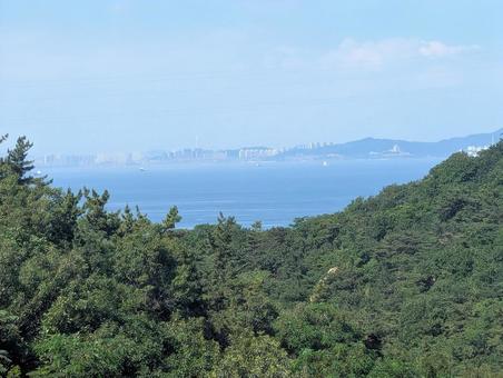 旅の途中で見つけた山と海の写真