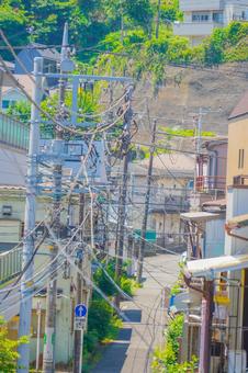 住宅街と電柱 住宅街と電柱 住宅街,電柱,電線の写真素材