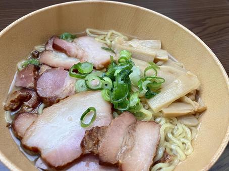おうちで本格塩ラーメン おうちで本格塩ラーメンの写真