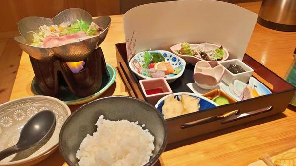 冬の和食御膳と鍋料理 冬の和食御膳と鍋料理 料理,日本食,和風の写真素材
