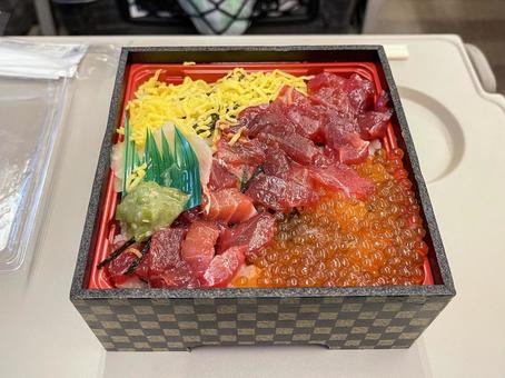 駅弁2025：まぐろいくら弁当 駅弁,弁当,食事の写真素材