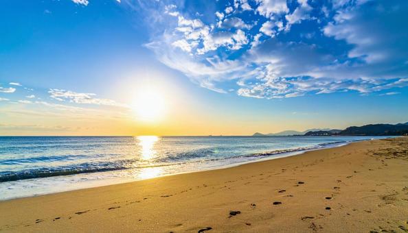 海岸の日の出 海岸の日の出の写真