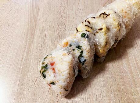 手作りおにぎりの作り置きストック おにぎり,手作り,作り置きの写真素材