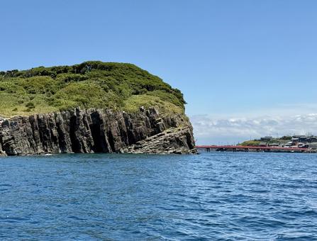 遊覧船から見た福井県東尋坊 雄島の景色 遊覧船から見た福井県東尋坊 雄島の景色 橋,アクティビティ,水面の写真素材