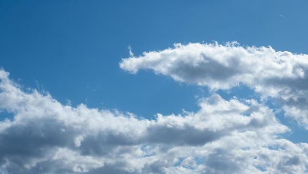 青空と白い雲の写真