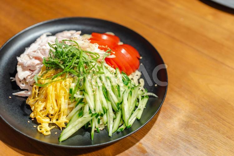 彩り野菜の冷やし中華 冷やし中華,夕食,中華麺の写真素材