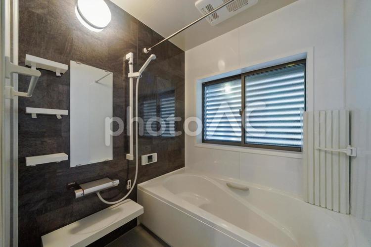 大きなバスタブのあるお風呂 住宅,住居,家の写真素材