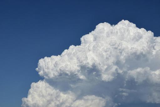 入道雲と青空のコントラスト 入道雲と青空のコントラスト 青空,雲,入道雲の写真素材