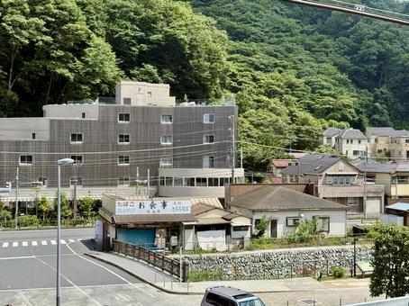 高尾山麓の町並み　2025年夏 田園,駅,雲の写真素材