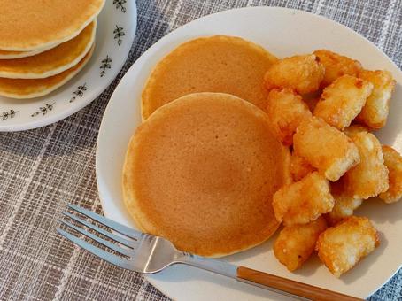 パンケーキとハッシュドポテト3 パンケーキ,ハッシュドポテト,朝食の写真素材