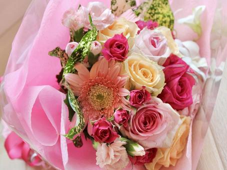 パステルピンクのふんわり優しい花束 花束,ピンク,パステルピンクの写真素材