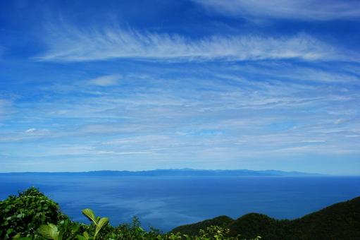 遥かに霞む島 遥かに霞む島 季節,自然,風景の写真素材