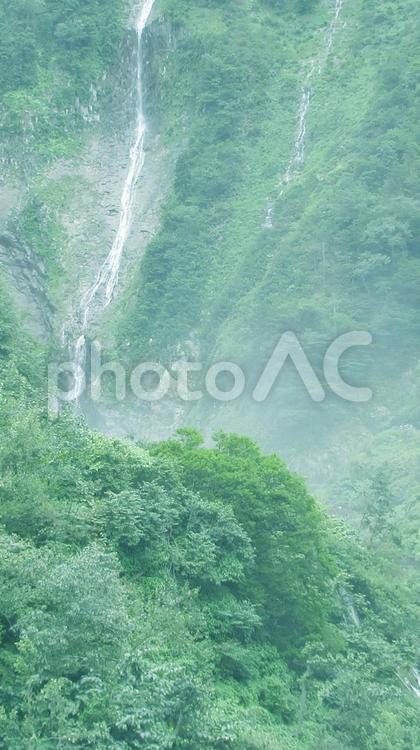 富山県-ハンノキ滝と無名滝-近景 ハンノキ滝,無名滝,滝の写真素材