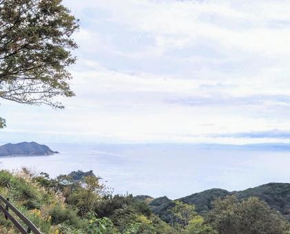 静かな海と島 海,島,山の写真素材