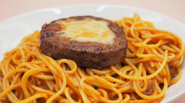 アラビアータスパゲティ＆チーズハンバーグ アラビアータスパゲティ,チーズハンバーグ,スパゲッティーの写真素材