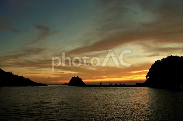 仁科港の夕陽　夕陽日本一の西伊豆町 夕陽,仁科港,綺麗の写真素材