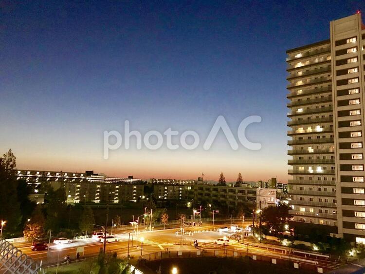 夕暮れ 都市,建築,都市の風景の写真素材