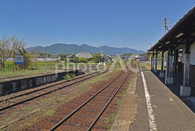 田舎の駅　因美線高野駅 駅,駅舎,ホームの写真素材