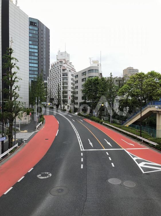 人気のない道路　自粛期間 自粛,緊急事態宣言,ロックダウンの写真素材