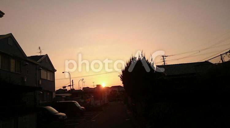 おつかれさまの時間 お疲れ様,たそがれ,シルエットで映すの写真素材