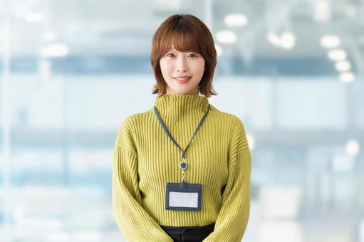 笑顔の女性・ビジネスウーマン 笑顔の女性・ビジネスウーマン 女性,笑顔,微笑むの写真素材